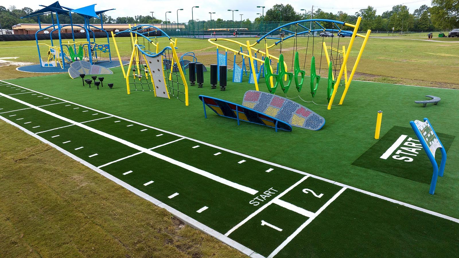 Challenge_Course_with_Turf