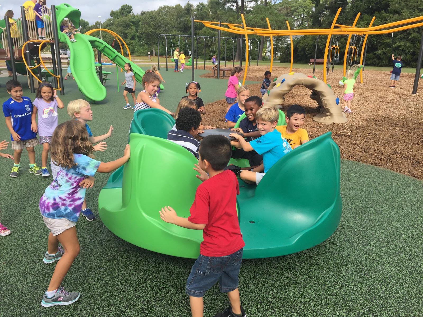 Children_Playing_on_Merry-GO-ALL