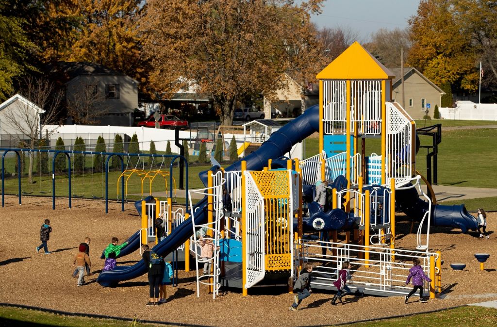 School playground modern playground 183d17ce614a305ef7e14498bef98c4b