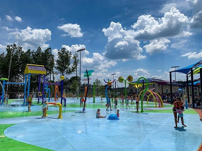 Commercial water play equipment